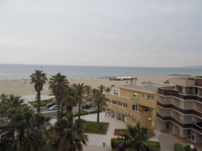 Deux-Pièces à Canet-Plage avec Parking, Loggia et Vue Mer - FR-1-750-6